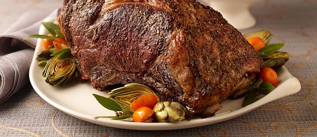 Рибай ростбиф из американской говядины в пряных травах с соусом из красного вина