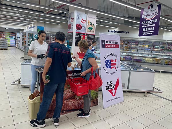 Промо-дегустация американской говядины в сети Carrefour в Узбекистане