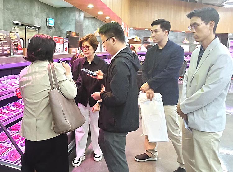 Purchasing Managers from Sam’s Clubs in China Study Korea’s Retail Market